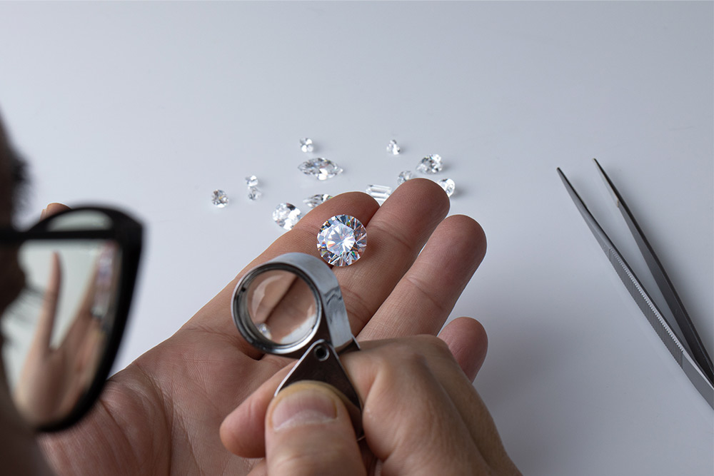 Certificare diamante: guida alla lettura di un diamante certificato | MV Luxury Group