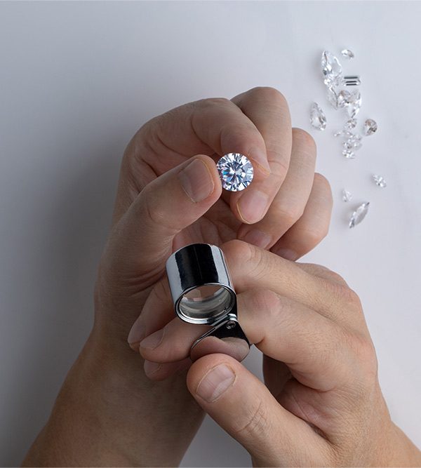 Valutazione del diamante: il prezzo del diamante al grammo | MV Luxury Group