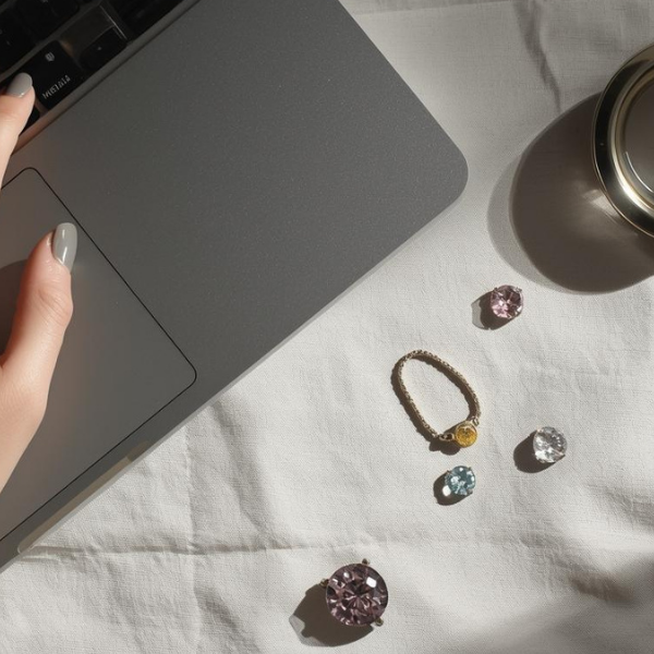 Pietre preziose valutazione: i rischi della valutazione pietre preziose online | MV Luxury Group
